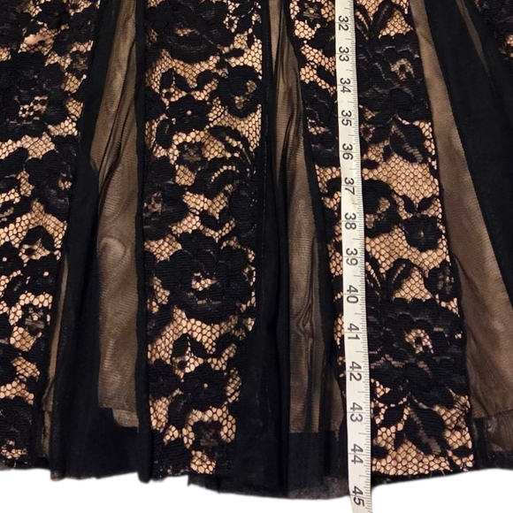 WHBM Cap Sleeve All Over Lace Godet Fit N Flare Dress Cocktail Party Black - Picture 10 of 11